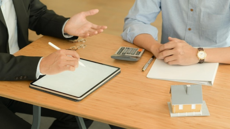 How to Negotiate With Banks for Better Settlement Offers