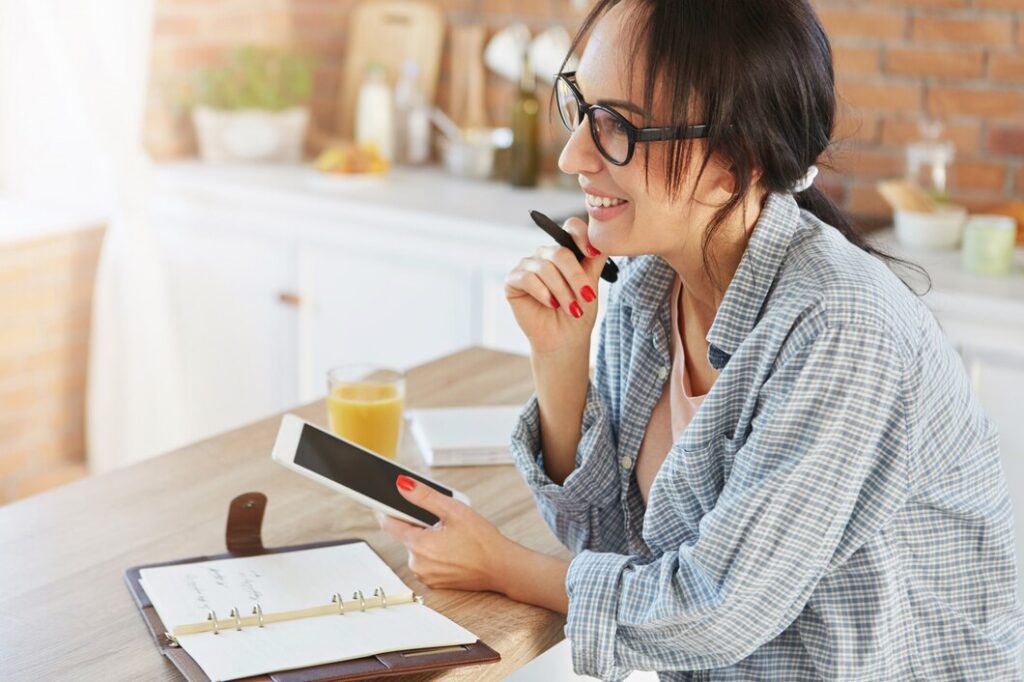 DebtsFree Guide: How a Loan Settlement Expert Can Help You Escape the Debt Trap